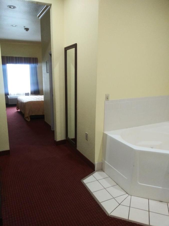 Springwood Suites Houston Iah - Beltway 8 Dış mekan fotoğraf