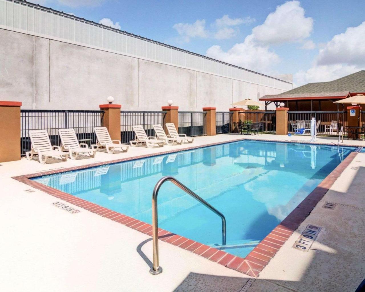 Springwood Suites Houston Iah - Beltway 8 Dış mekan fotoğraf